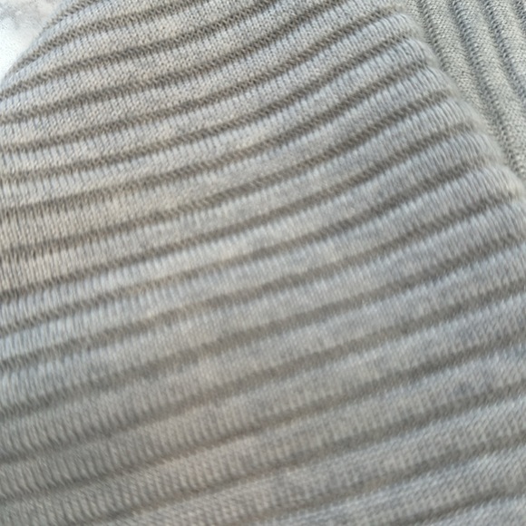 Wool Theory turtleneck - Picture 2 of 8